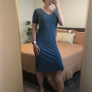 Midi texturized blue fitted dress